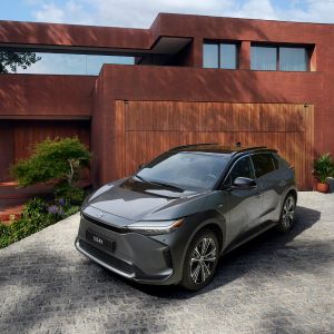 Entdecken Sie den vollelektrischen Toyota bZ4X bei Toyota Gady