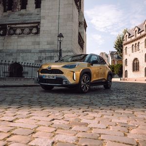Der Toyota Yaris Cross verbindet die Agilität eines Stadtautos mit der Robustheit eines SUVs.